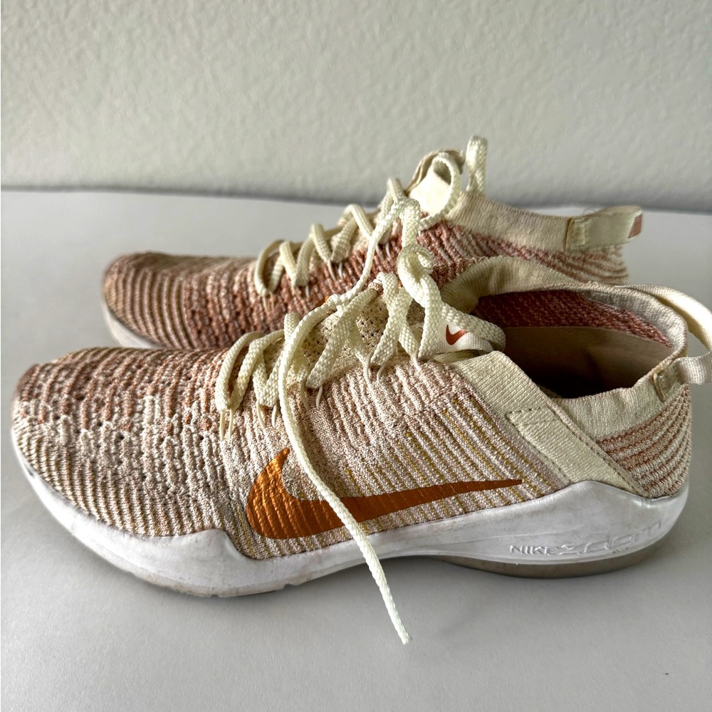 Nike woman’s Zoom 6.5